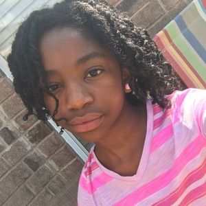 Meet your Posher, Macie